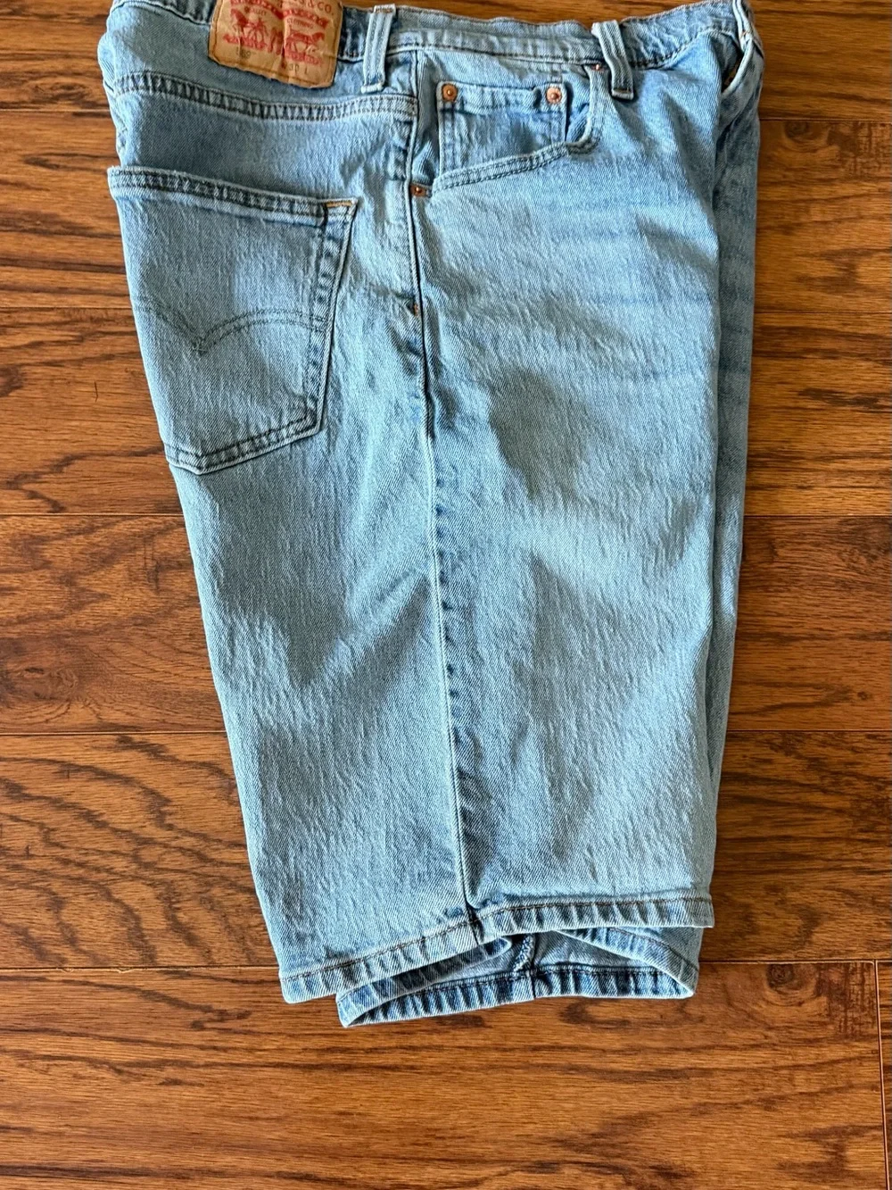 Men’s size 28 y2k Levi's Light Wash Blue Denim Shorts - Classic Five-Pocket